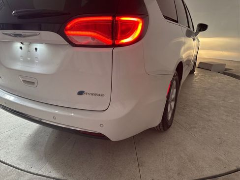 Used 2018 Chrysler Pacifica Touring Plus image 34