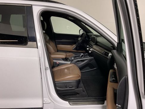 Used 2022 Kia Telluride SX w/ SX Prestige Package AWD/4WD image 37