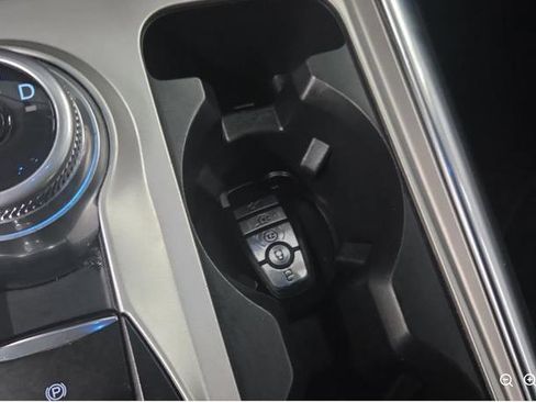 Used 2023 Ford Explorer XLT w/ Equipment Group 202A image 6