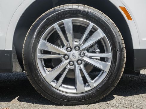 Used 2025 Cadillac XT5 Premium Luxury image 17