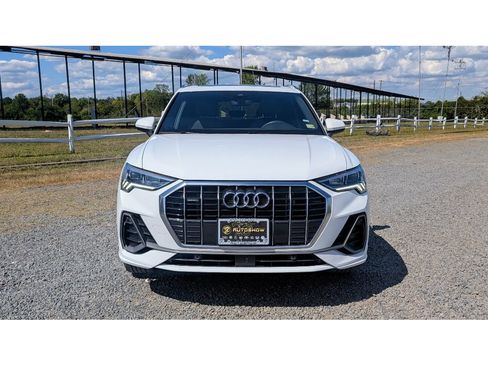 Used 2025 Audi Q3 2.0T Premium image 2