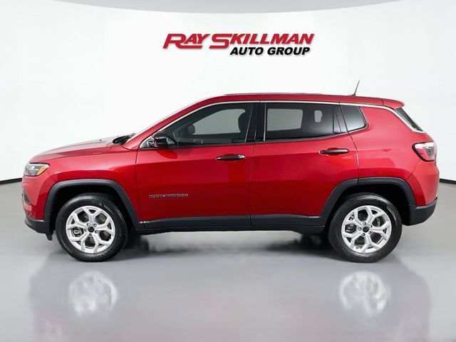 Used 2025 Jeep Compass Sport AWD/4WD image 4