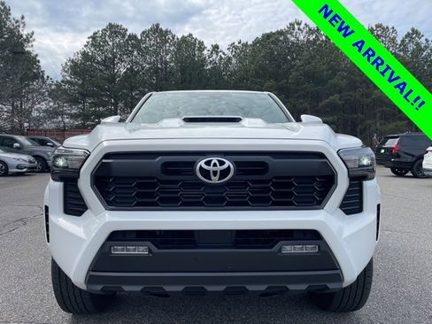 Used 2024 Toyota Tacoma TRD Sport image 9
