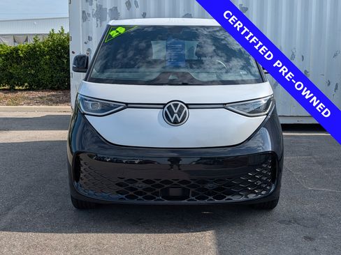 Used 2025 Volkswagen ID. Buzz Pro S RWD image 8