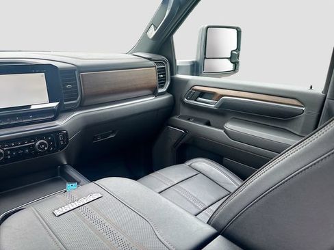 Used 2024 Chevrolet Silverado 2500 High Country AWD/4WD image 24