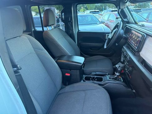 Used 2024 Jeep Wrangler Unlimited Sport AWD/4WD image 11