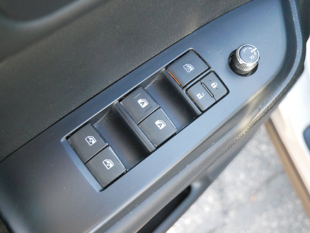 Used 2017 Toyota Highlander XLE AWD/4WD image 15