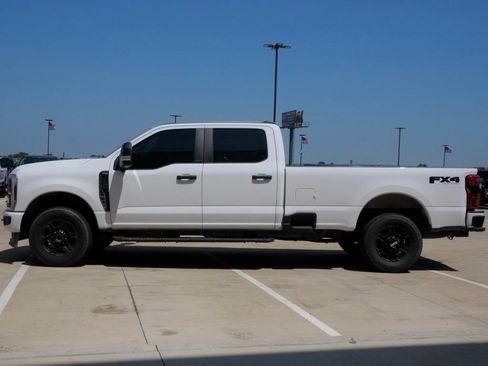Used 2024 Ford F250 XL w/ STX Appearance Package AWD/4WD image 3