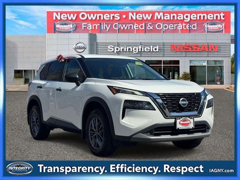 Used 2022 Nissan Rogue S image 1