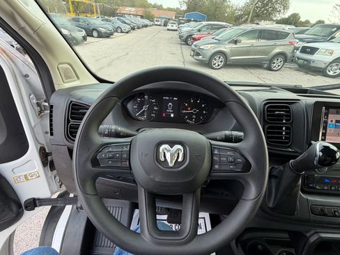 Used 2024 RAM ProMaster 2500 w/ Convenience Group image 13