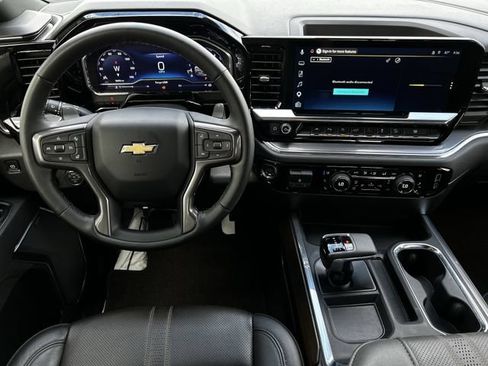 Used 2025 Chevrolet Silverado 1500 High Country w/ Technology Package AWD/4WD image 13