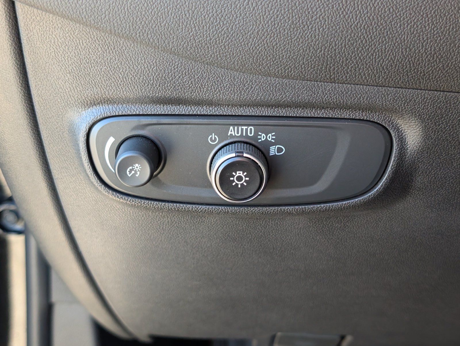 Used 2023 Chevrolet Equinox LT FWD image 22