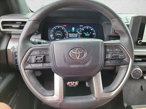 Used 2024 Toyota Tacoma TRD Sport AWD/4WD image 18