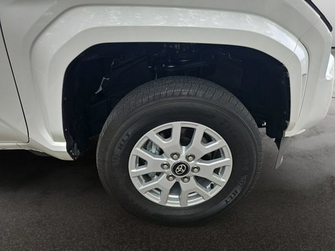 Used 2024 Toyota Tacoma SR5 AWD/4WD image 35