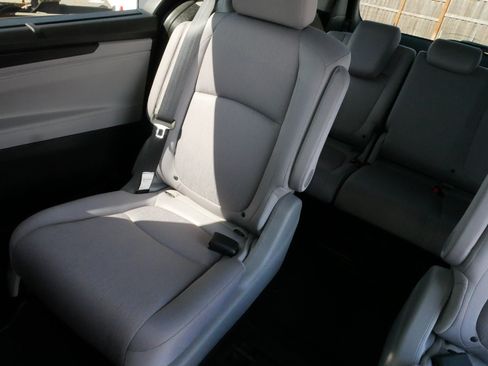 Certified 2018 Honda Odyssey EX image 12