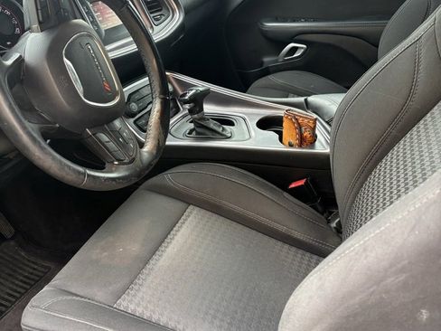 Used 2017 Dodge Challenger SXT image 11