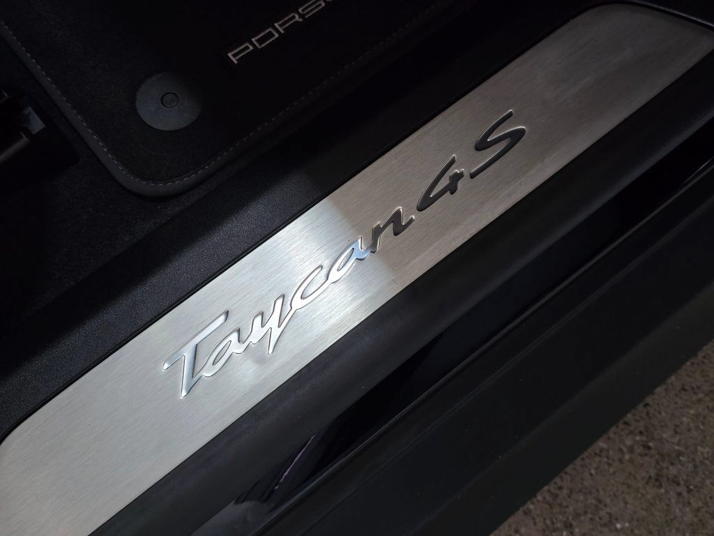 Used 2021 Porsche Taycan 4S w/ Premium Package AWD/4WD image 31