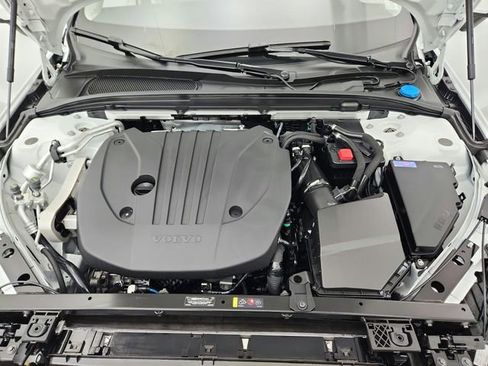Certified 2025 Volvo V60 B5 Cross Country Plus image 16