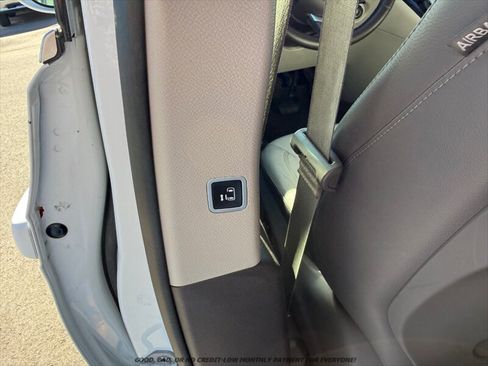 Used 2017 Chrysler Pacifica Touring-L Plus FWD image 34