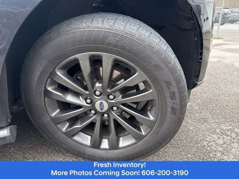 Used 2021 Ford Expedition Limited image 4