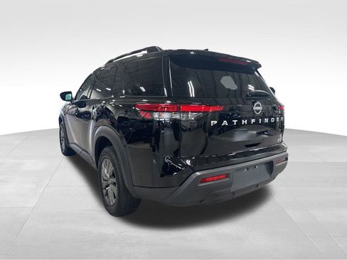 Used 2025 Nissan Pathfinder SV image 8