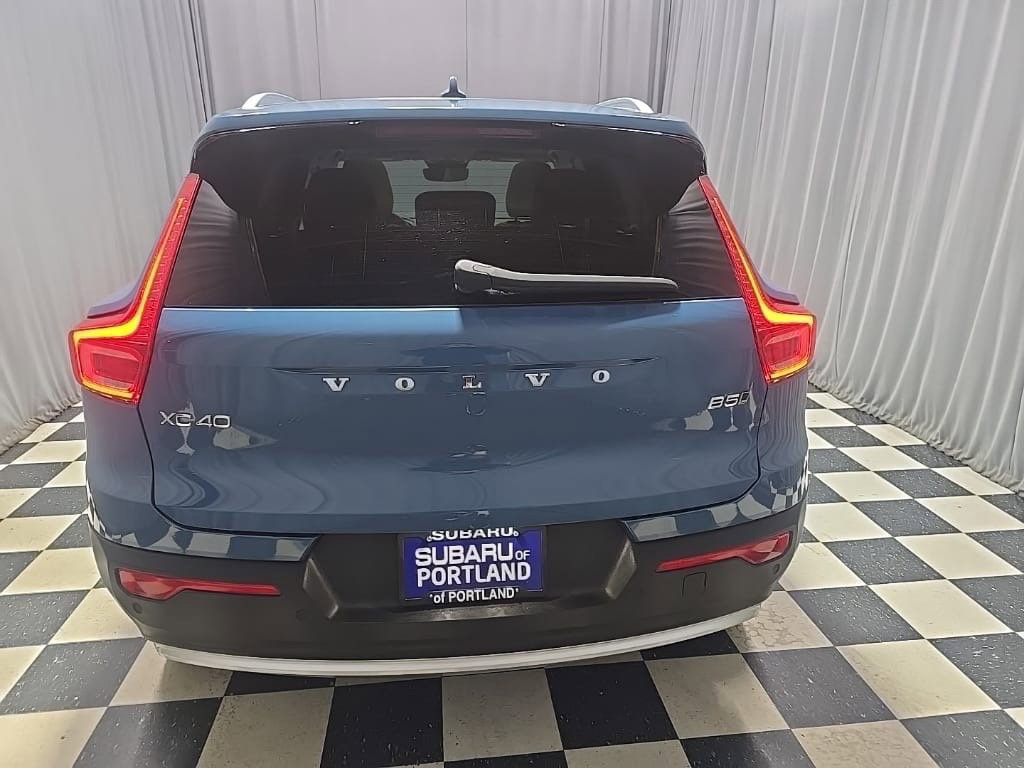 Used 2023 Volvo XC40 B5 Plus w/ Protection Package Premier AWD/4WD image 5