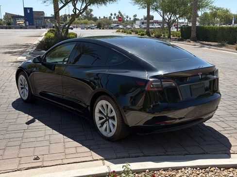 Used 2022 Tesla Model 3 Standard Range RWD image 4