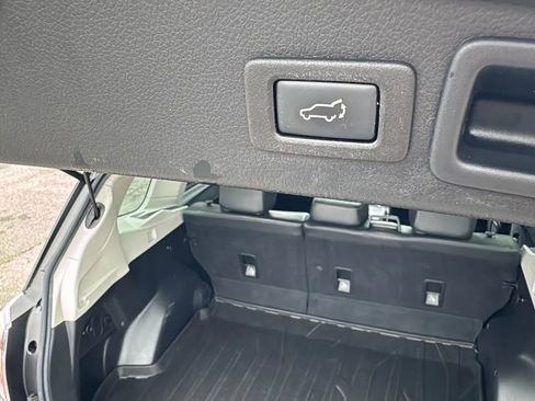 Used 2017 Subaru Forester 2.5i Limited w/ Popular Package #1 AWD/4WD image 18