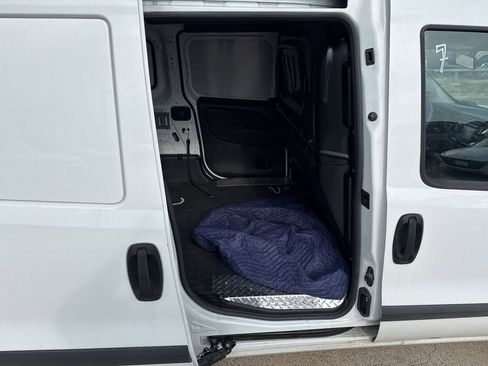 Used 2022 RAM ProMaster City Tradesman image 12