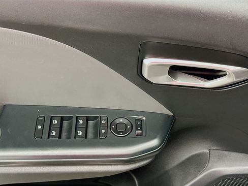 Used 2025 Kia K4 FWD image 15