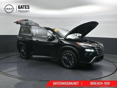Used 2025 Nissan Rogue SL w/ Tech Package AWD/4WD image 58