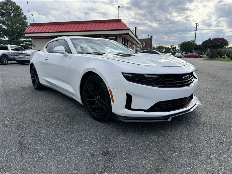 Used 2020 Chevrolet Camaro LT RWD image 3