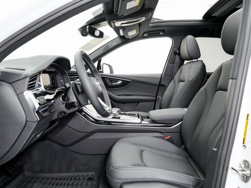 Used 2025 Audi Q7 3.0T Premium Plus w/ Premium Plus Package image 6