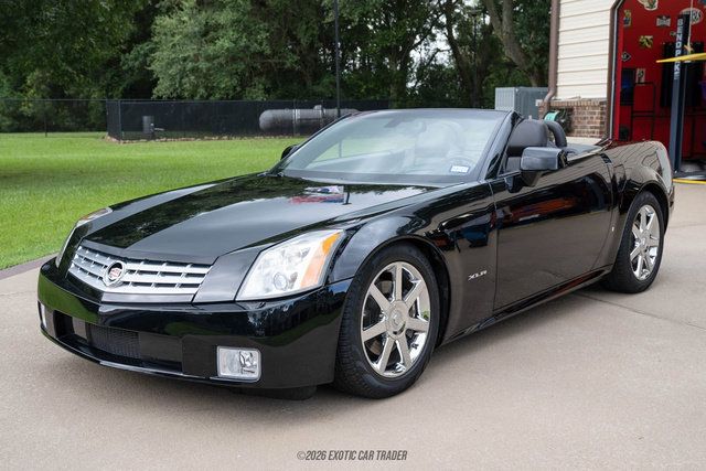 Used 2006 Cadillac XLR RWD image 14