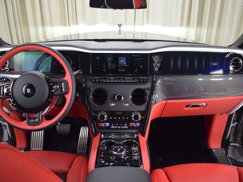 New 2026 Rolls-Royce Cullinan Black Badge image 4