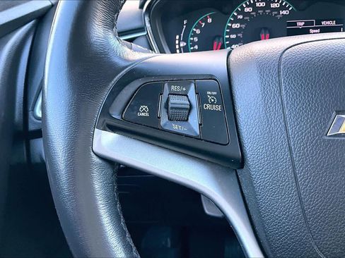 Used 2019 Chevrolet Trax LT w/ LT Convenience Package image 24