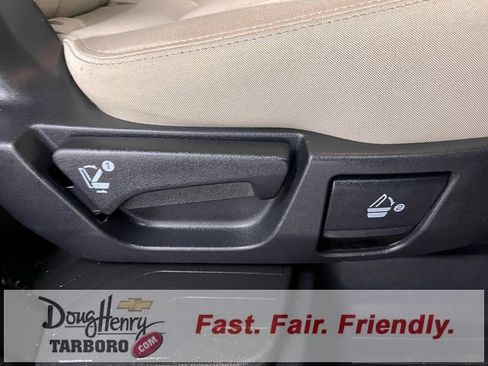 Used 2019 Subaru Ascent Premium image 41