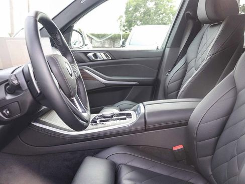 Used 2025 BMW X5 sDrive40i w/ Premium Package image 19