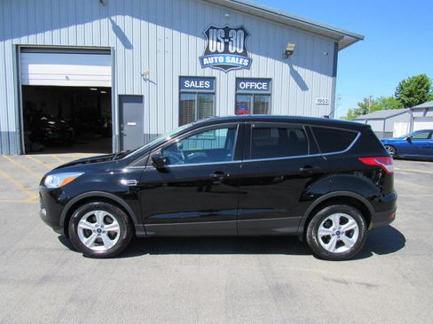 Used 2016 Ford Escape SE w/ SE Cold Weather Package AWD/4WD image 3