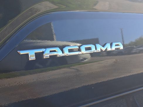 Used 2025 Toyota Tacoma SR5 RWD image 10