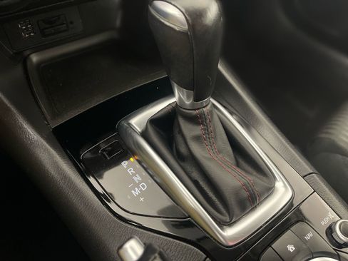 Used 2016 MAZDA MAZDA3 i Touring image 20