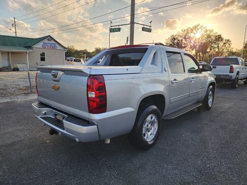 Used 2013 Chevrolet Avalanche LT image 5