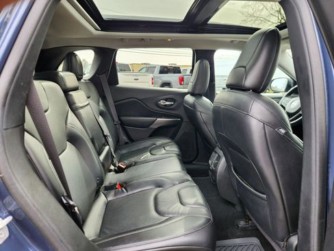 Used 2019 Jeep Cherokee Limited AWD/4WD image 48