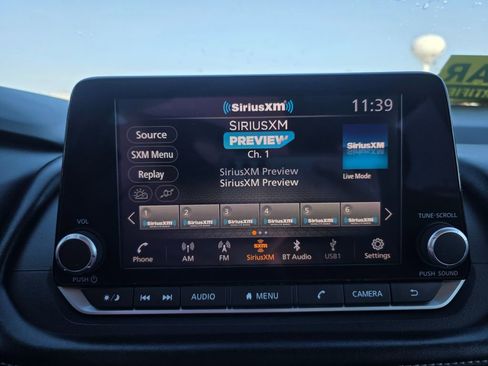 Used 2024 Nissan Rogue S AWD/4WD image 42