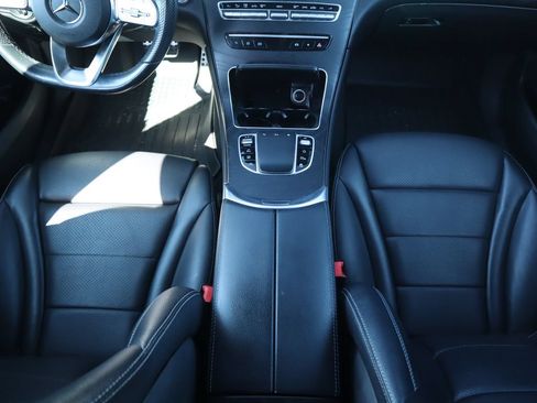 Used 2021 Mercedes-Benz GLC 300 image 9