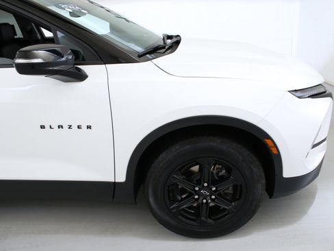 Certified 2024 Chevrolet Blazer LT w/ Midnight/Sport Edition AWD/4WD image 11