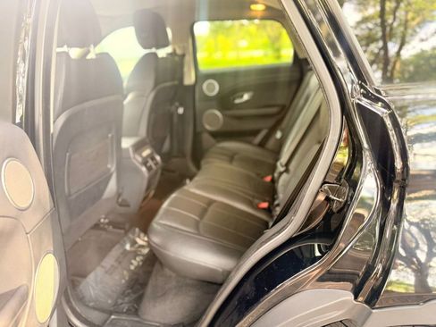 Used 2018 Land Rover Range Rover Evoque SE image 11