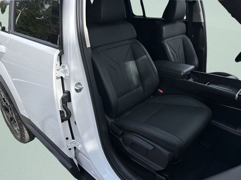 Used 2025 Hyundai Santa Fe XRT image 33