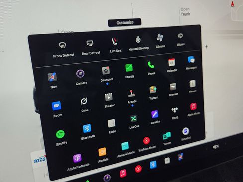 Used 2024 Tesla Model Y Long Range image 33