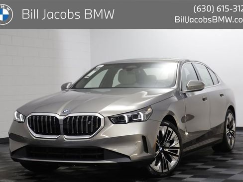 New 2026 BMW i5 eDrive40 w/ Premium Package AWD/4WD image 1